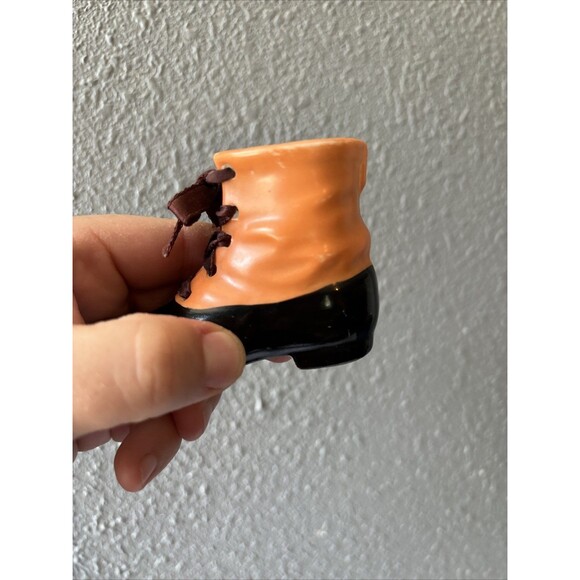 Victoria Carlsbad Austrian Porcelain 2 - "Shoes of Glass" Collection - Picture 9 of 14